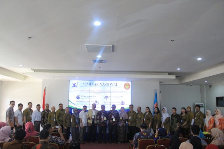 SEMINAR NASIONAL PENDIDIKAN KIMIA “Berinovasi Kunci Keberhasilan Pembelajaran di Era Revolusi Industri 4.0