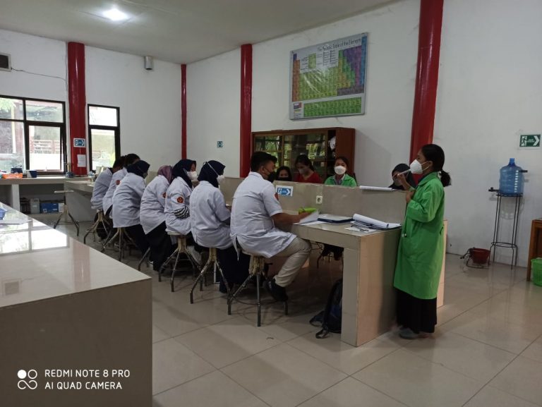 Pelatihan Asisten Praktikum Lab. Kimia FKIP UNTAD Tahun Ajaran 2022